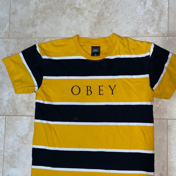 Obey Propaganda Tshirt - Picture 1 of 2